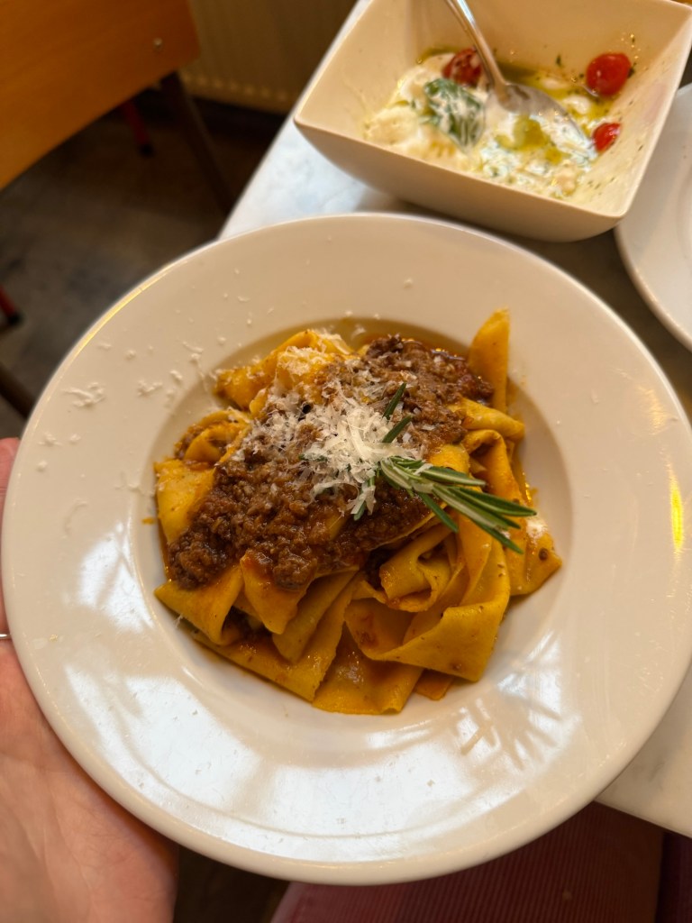 Fresh pasta with beef sauce from Fiaschetteria Pistoia in Amsterdam. 